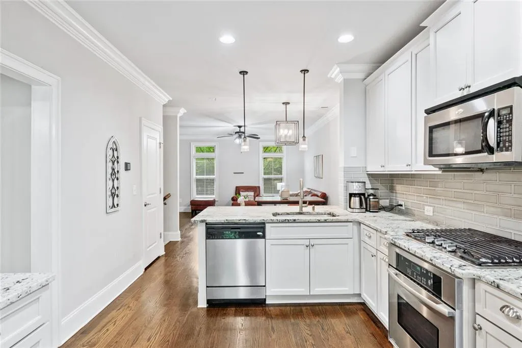 869 Perennial Drive Unit 107, Atlanta, Georgia 30328, 2 Bedrooms Bedrooms, ,2 BathroomsBathrooms,Residential,For Sale,869 Perennial Drive Unit 107,7631946