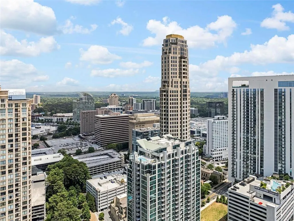 3376 Peachtree Road Ne Unit 44b, Atlanta, Georgia 30326, 3 Bedrooms Bedrooms, ,3 BathroomsBathrooms,Residential,For Sale,3376 Peachtree Road Ne Unit 44b,7648947