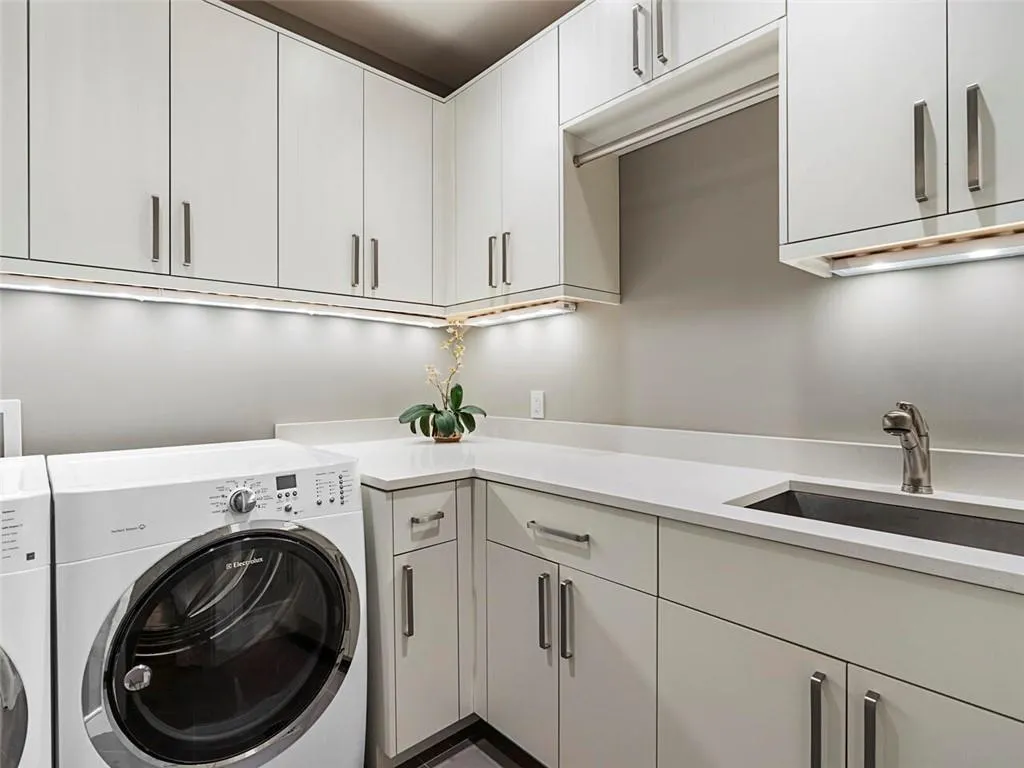3376 Peachtree Road Ne Unit 44b, Atlanta, Georgia 30326, 3 Bedrooms Bedrooms, ,3 BathroomsBathrooms,Residential,For Sale,3376 Peachtree Road Ne Unit 44b,7648947