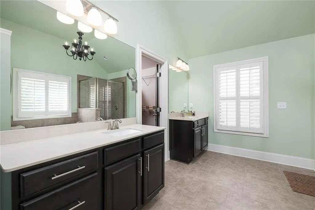 7710 Highland Bluff, Sandy Springs, Georgia 30328, 3 Bedrooms Bedrooms, ,2 BathroomsBathrooms,Residential,Sold,7710 Highland Bluff,7077535