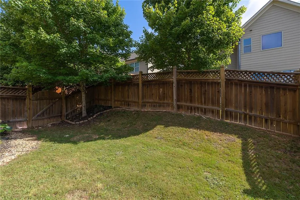 7710 Highland Bluff, Sandy Springs, Georgia 30328, 3 Bedrooms Bedrooms, ,2 BathroomsBathrooms,Residential,Sold,7710 Highland Bluff,7077535