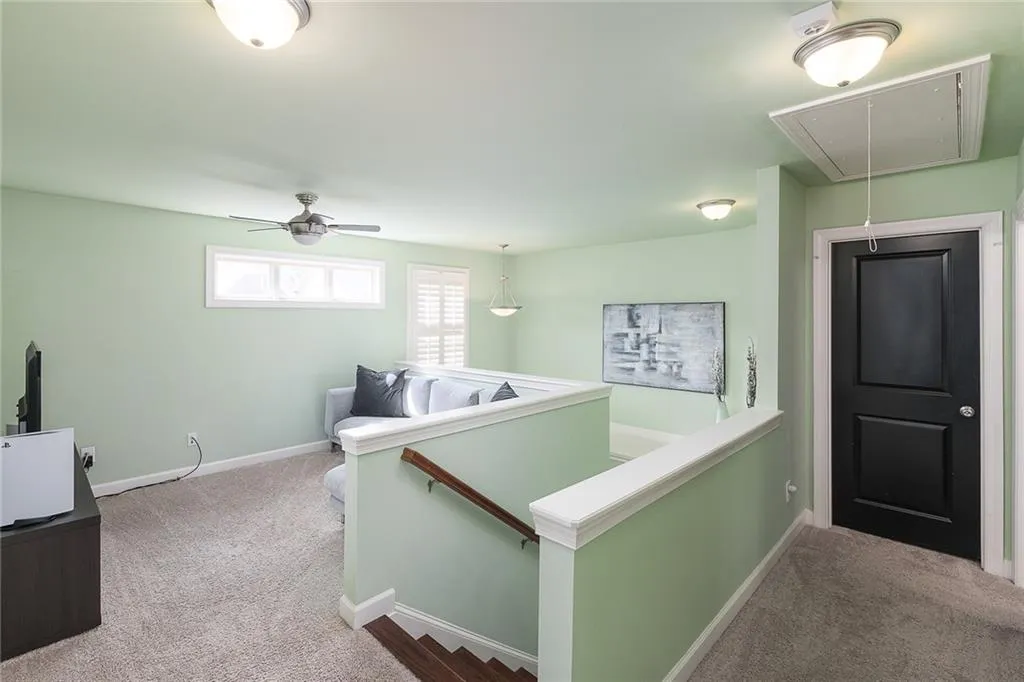 7710 Highland Bluff, Sandy Springs, Georgia 30328, 3 Bedrooms Bedrooms, ,2 BathroomsBathrooms,Residential,Sold,7710 Highland Bluff,7077535