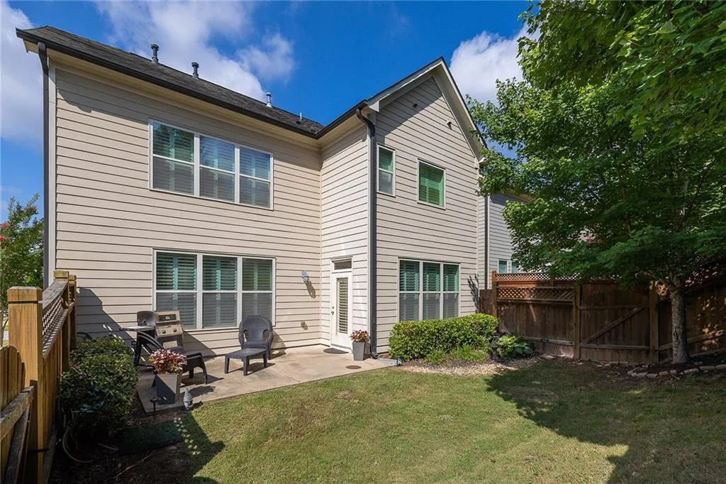 7710 Highland Bluff, Sandy Springs, Georgia 30328, 3 Bedrooms Bedrooms, ,2 BathroomsBathrooms,Residential,Sold,7710 Highland Bluff,7077535