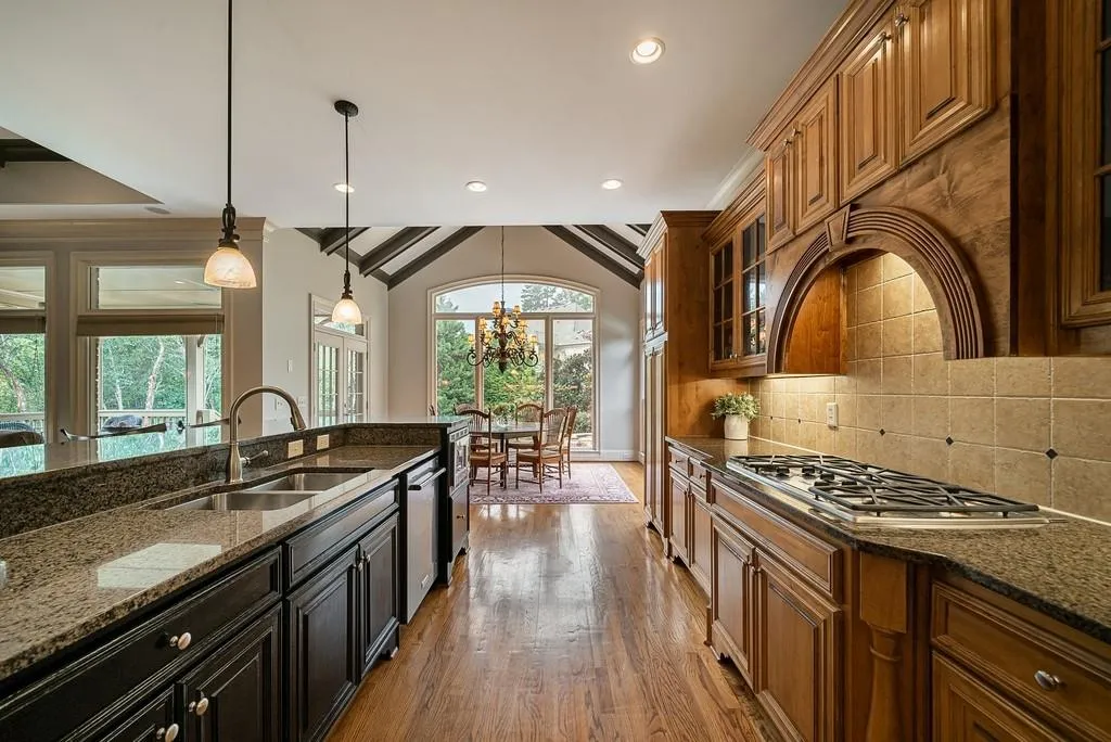 472 Meadow Watch Lane, Sandy Springs, Georgia 30350, 6 Bedrooms Bedrooms, ,6 BathroomsBathrooms,Residential,Sold,472 Meadow Watch Lane,6797262