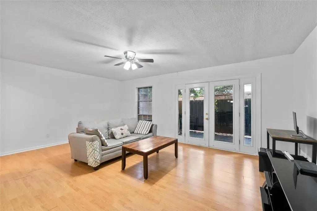 6851 Roswell Road Unit D28, Atlanta, Georgia 30328, 2 Bedrooms Bedrooms, ,2 BathroomsBathrooms,Residential,For Sale,6851 Roswell Road Unit D28,7657074