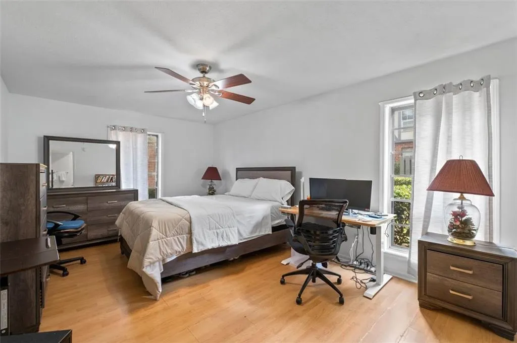 6851 Roswell Road Unit D28, Atlanta, Georgia 30328, 2 Bedrooms Bedrooms, ,2 BathroomsBathrooms,Residential,For Sale,6851 Roswell Road Unit D28,7657074