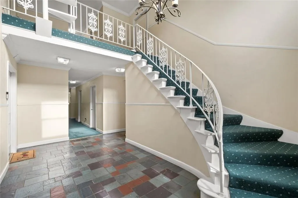 6851 Roswell Road Unit D28, Atlanta, Georgia 30328, 2 Bedrooms Bedrooms, ,2 BathroomsBathrooms,Residential,For Sale,6851 Roswell Road Unit D28,7657074
