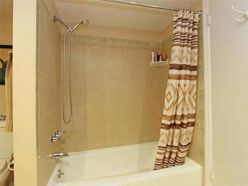 6851 Roswell Road Unit Q-3, Sandy Springs, Georgia 30328, 3 Bedrooms Bedrooms, ,2 BathroomsBathrooms,Residential,Sold,6851 Roswell Road Unit Q-3,5847652