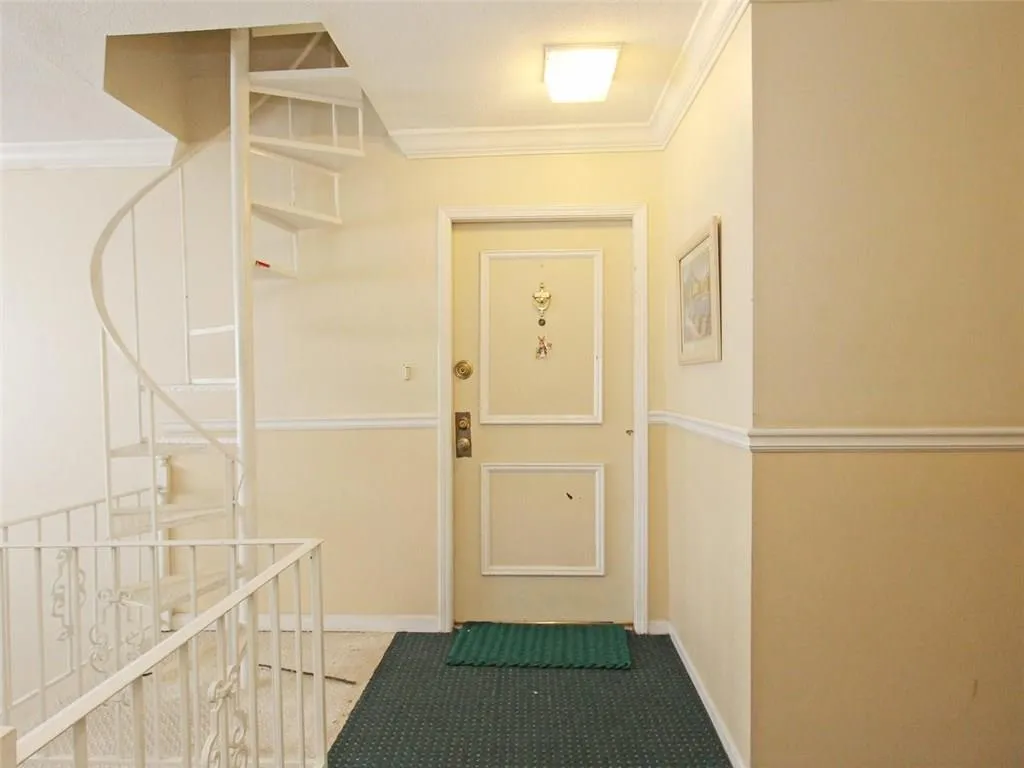 6851 Roswell Road Unit Q-3, Sandy Springs, Georgia 30328, 3 Bedrooms Bedrooms, ,2 BathroomsBathrooms,Residential,Sold,6851 Roswell Road Unit Q-3,5847652