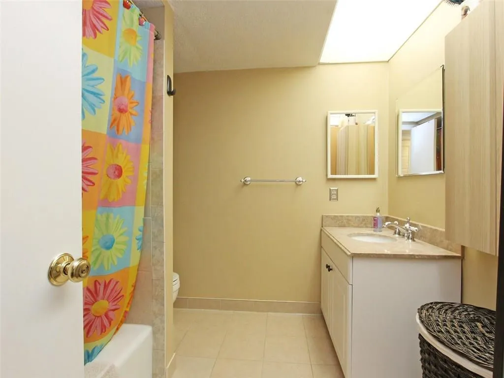 6851 Roswell Road Unit Q-3, Sandy Springs, Georgia 30328, 3 Bedrooms Bedrooms, ,2 BathroomsBathrooms,Residential,Sold,6851 Roswell Road Unit Q-3,5847652