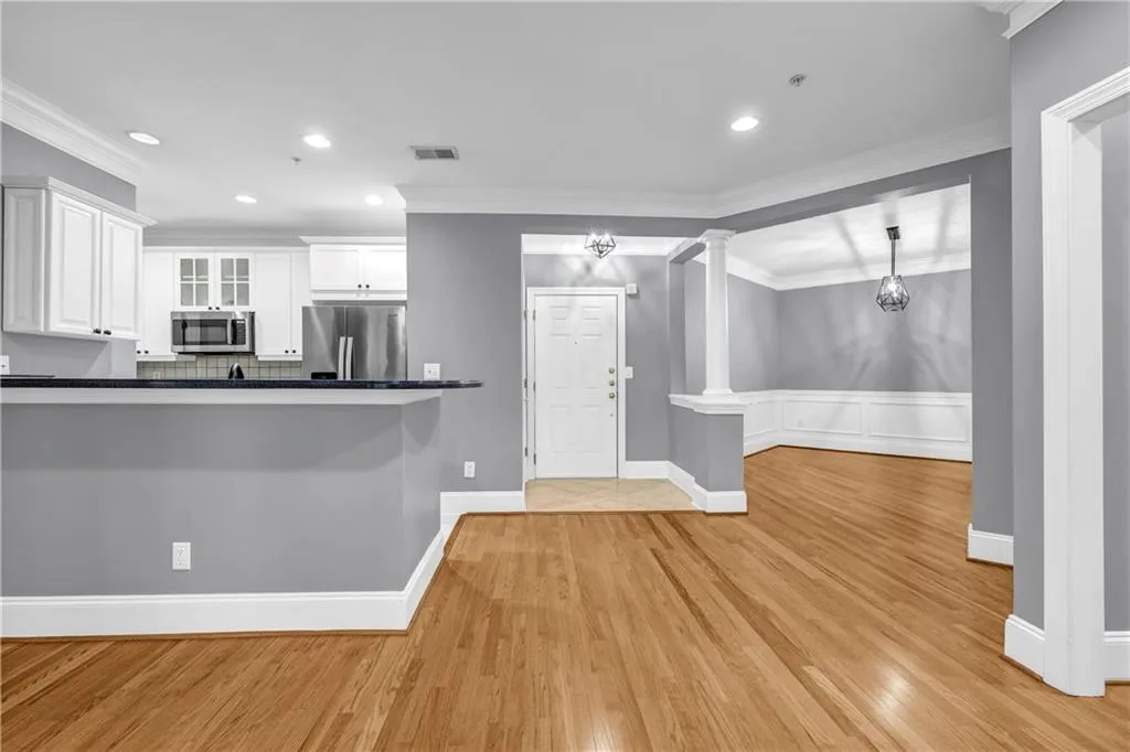 4100 Paces Walk Se Unit 2304, Atlanta, Georgia 30339, 3 Bedrooms Bedrooms, ,2 BathroomsBathrooms,Residential,For Sale,4100 Paces Walk Se Unit 2304,7613280