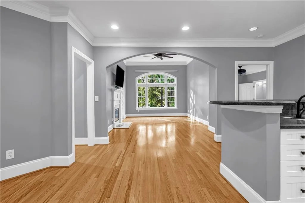 4100 Paces Walk Se Unit 2304, Atlanta, Georgia 30339, 3 Bedrooms Bedrooms, ,2 BathroomsBathrooms,Residential,For Sale,4100 Paces Walk Se Unit 2304,7613280