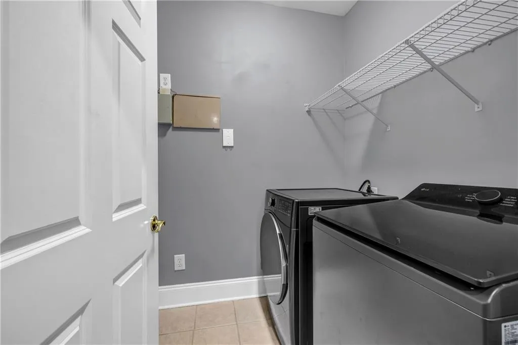 4100 Paces Walk Se Unit 2304, Atlanta, Georgia 30339, 3 Bedrooms Bedrooms, ,2 BathroomsBathrooms,Residential,For Sale,4100 Paces Walk Se Unit 2304,7613280