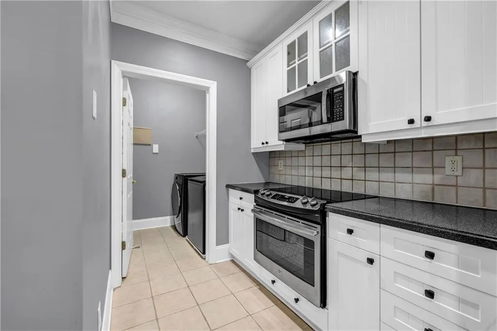 4100 Paces Walk Se Unit 2304, Atlanta, Georgia 30339, 3 Bedrooms Bedrooms, ,2 BathroomsBathrooms,Residential,For Sale,4100 Paces Walk Se Unit 2304,7613280