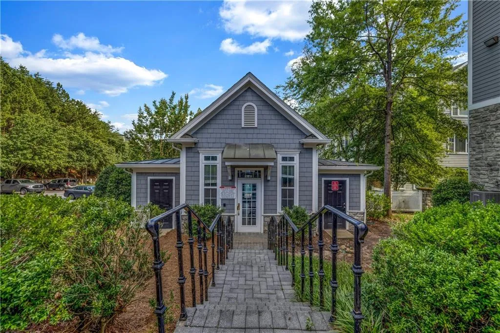 4100 Paces Walk Se Unit 2304, Atlanta, Georgia 30339, 3 Bedrooms Bedrooms, ,2 BathroomsBathrooms,Residential,For Sale,4100 Paces Walk Se Unit 2304,7613280