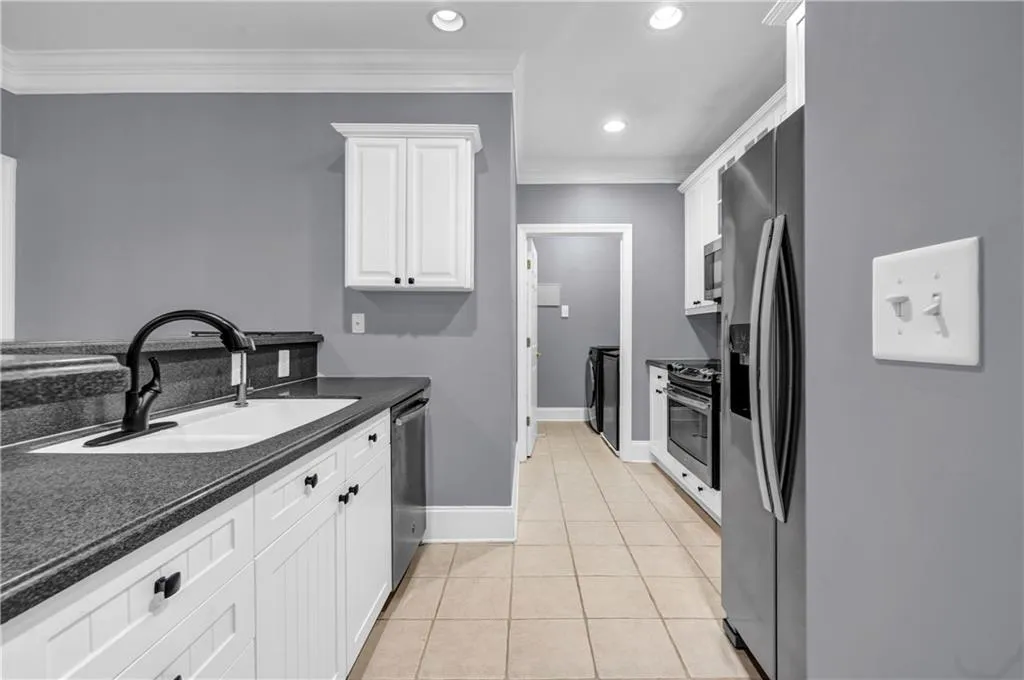 4100 Paces Walk Se Unit 2304, Atlanta, Georgia 30339, 3 Bedrooms Bedrooms, ,2 BathroomsBathrooms,Residential,For Sale,4100 Paces Walk Se Unit 2304,7613280
