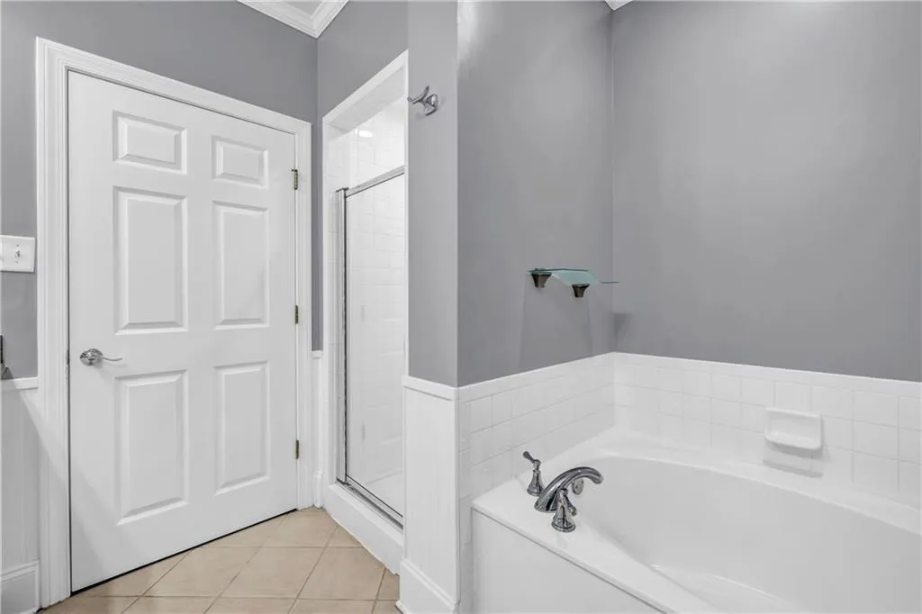 4100 Paces Walk Se Unit 2304, Atlanta, Georgia 30339, 3 Bedrooms Bedrooms, ,2 BathroomsBathrooms,Residential,For Sale,4100 Paces Walk Se Unit 2304,7613280