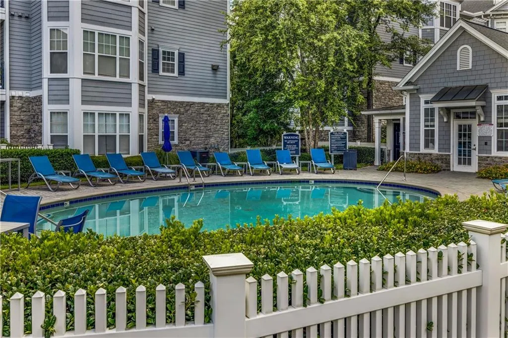 4100 Paces Walk Se Unit 2304, Atlanta, Georgia 30339, 3 Bedrooms Bedrooms, ,2 BathroomsBathrooms,Residential,For Sale,4100 Paces Walk Se Unit 2304,7613280
