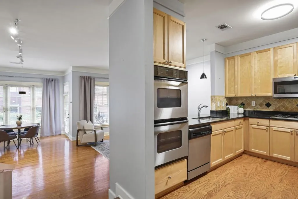 273 12th Street Ne Unit 421, Atlanta, Georgia 30309, 2 Bedrooms Bedrooms, ,2 BathroomsBathrooms,Residential,For Sale,273 12th Street Ne Unit 421,7571595