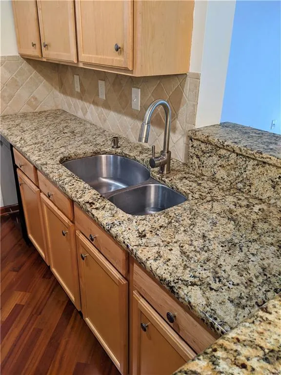 638 Granville Court Unit 638, Sandy Springs, Georgia 30328, 2 Bedrooms Bedrooms, ,2 BathroomsBathrooms,Residential,Sold,638 Granville Court Unit 638,6708914