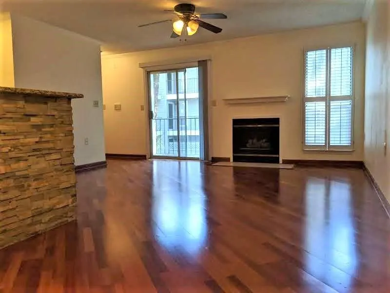 638 Granville Court Unit 638, Sandy Springs, Georgia 30328, 2 Bedrooms Bedrooms, ,2 BathroomsBathrooms,Residential,Sold,638 Granville Court Unit 638,6708914
