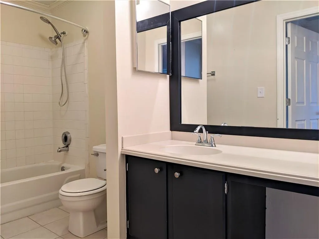 638 Granville Court Unit 638, Sandy Springs, Georgia 30328, 2 Bedrooms Bedrooms, ,2 BathroomsBathrooms,Residential,Sold,638 Granville Court Unit 638,6708914