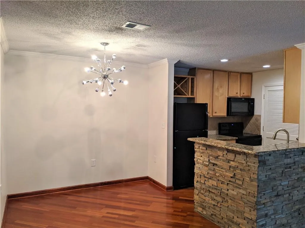 638 Granville Court Unit 638, Sandy Springs, Georgia 30328, 2 Bedrooms Bedrooms, ,2 BathroomsBathrooms,Residential,Sold,638 Granville Court Unit 638,6708914