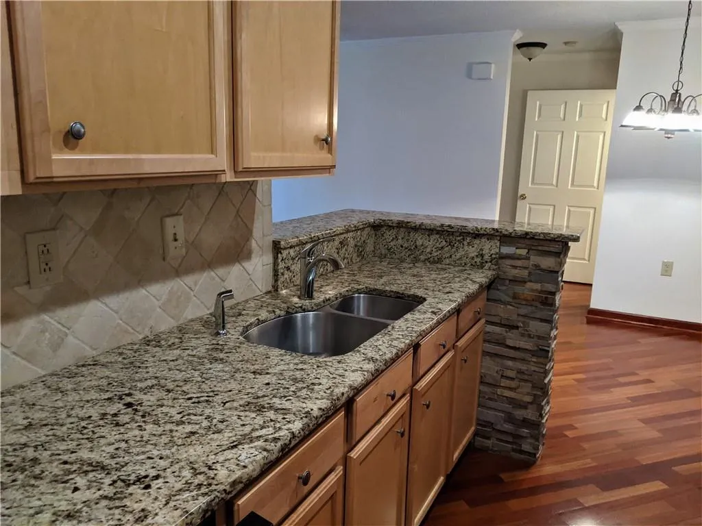 638 Granville Court Unit 638, Sandy Springs, Georgia 30328, 2 Bedrooms Bedrooms, ,2 BathroomsBathrooms,Residential,Sold,638 Granville Court Unit 638,6708914