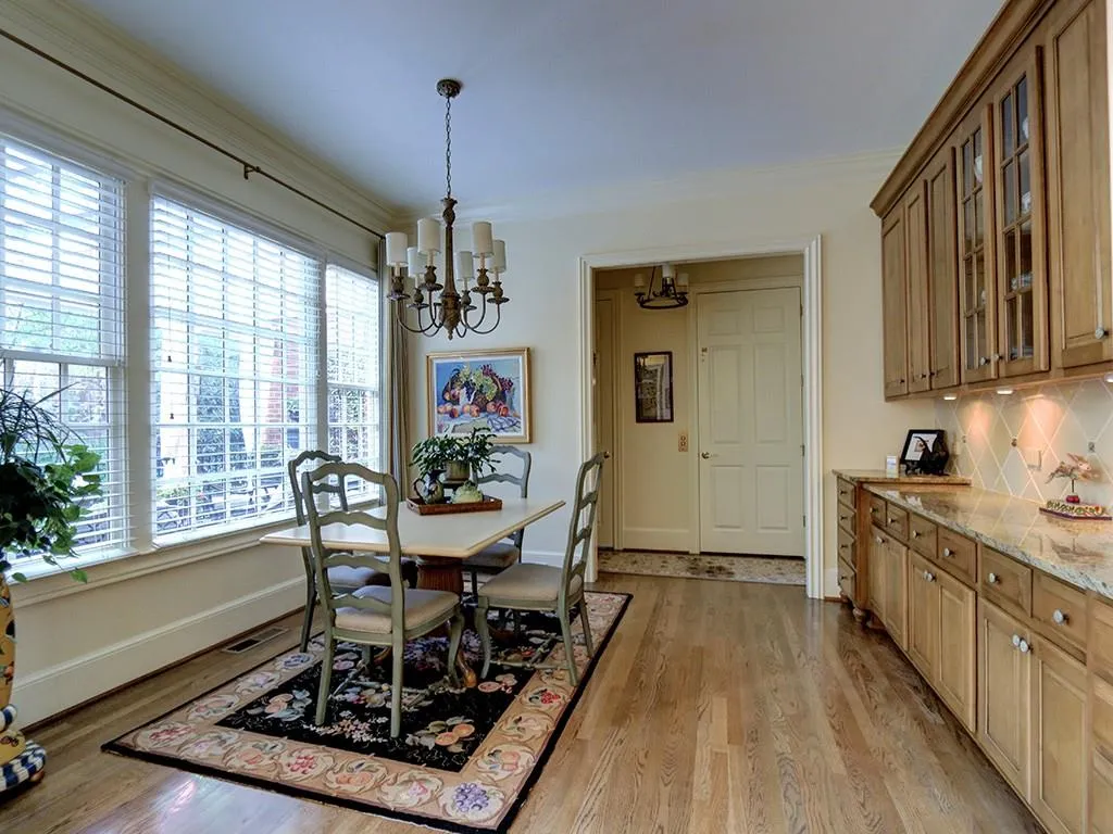 160 Enclave Circle, Atlanta, Georgia 30342, 5 Bedrooms Bedrooms, ,4 BathroomsBathrooms,Residential,Sold,160 Enclave Circle,5883382