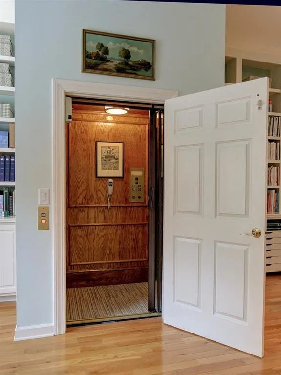 160 Enclave Circle, Atlanta, Georgia 30342, 5 Bedrooms Bedrooms, ,4 BathroomsBathrooms,Residential,Sold,160 Enclave Circle,5883382