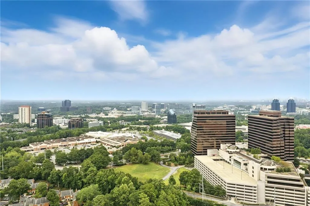 Close to Perimeter Mall, Costco, GA400, I285, Etc