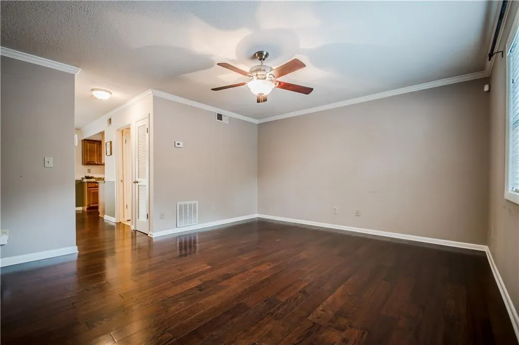 6900 Roswell Road Unit B4, Atlanta, Georgia 30328, 2 Bedrooms Bedrooms, ,2 BathroomsBathrooms,Residential,Sold,6900 Roswell Road Unit B4,5868944