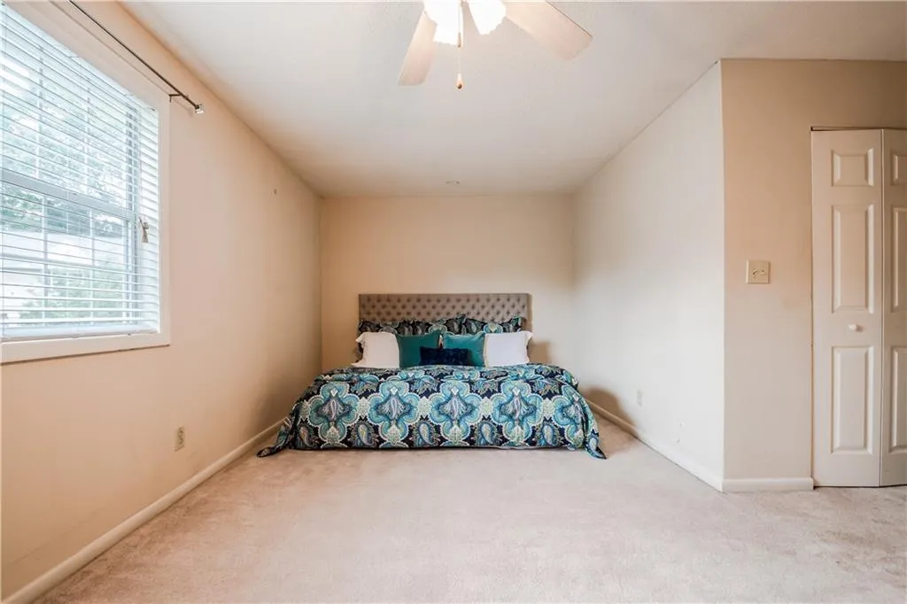 6900 Roswell Road Unit B4, Atlanta, Georgia 30328, 2 Bedrooms Bedrooms, ,2 BathroomsBathrooms,Residential,Sold,6900 Roswell Road Unit B4,5868944