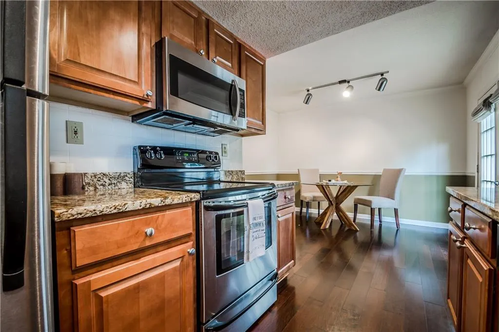 6900 Roswell Road Unit B4, Atlanta, Georgia 30328, 2 Bedrooms Bedrooms, ,2 BathroomsBathrooms,Residential,Sold,6900 Roswell Road Unit B4,5868944