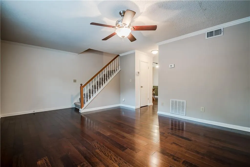 6900 Roswell Road Unit B4, Atlanta, Georgia 30328, 2 Bedrooms Bedrooms, ,2 BathroomsBathrooms,Residential,Sold,6900 Roswell Road Unit B4,5868944