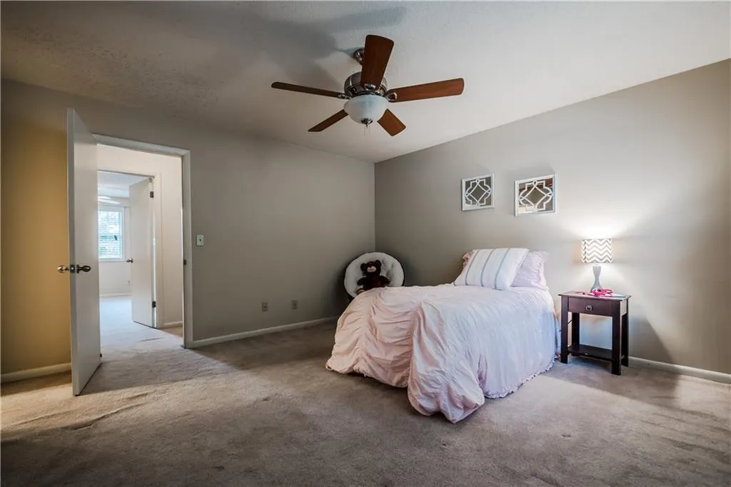 6900 Roswell Road Unit B4, Atlanta, Georgia 30328, 2 Bedrooms Bedrooms, ,2 BathroomsBathrooms,Residential,Sold,6900 Roswell Road Unit B4,5868944