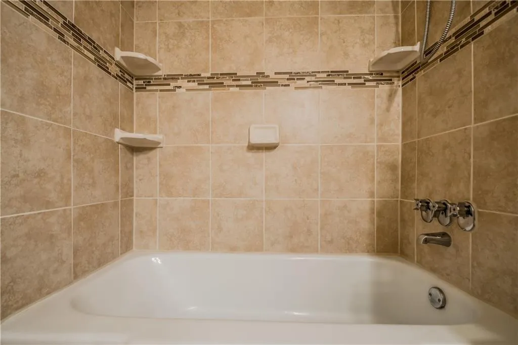 6900 Roswell Road Unit B4, Atlanta, Georgia 30328, 2 Bedrooms Bedrooms, ,2 BathroomsBathrooms,Residential,Sold,6900 Roswell Road Unit B4,5868944