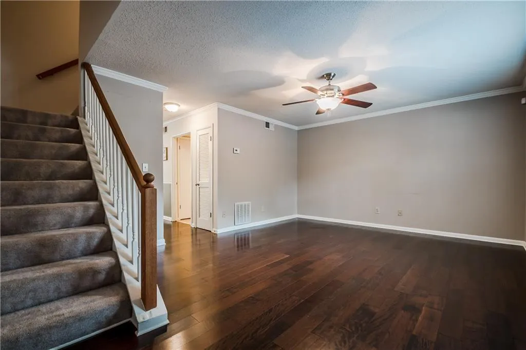 6900 Roswell Road Unit B4, Atlanta, Georgia 30328, 2 Bedrooms Bedrooms, ,2 BathroomsBathrooms,Residential,Sold,6900 Roswell Road Unit B4,5868944