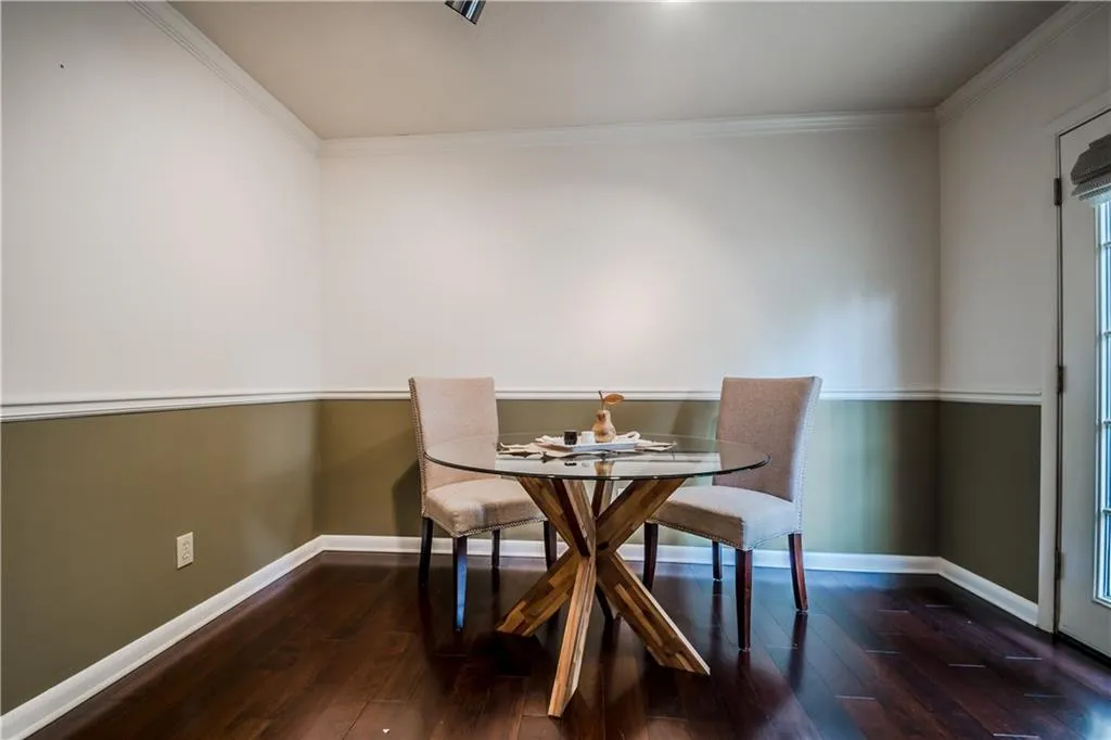 6900 Roswell Road Unit B4, Atlanta, Georgia 30328, 2 Bedrooms Bedrooms, ,2 BathroomsBathrooms,Residential,Sold,6900 Roswell Road Unit B4,5868944