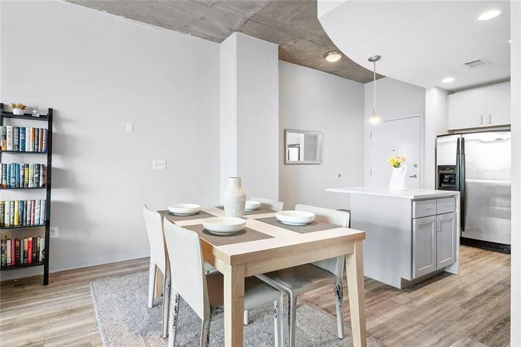 250 Pharr Road Northeast Road Ne Unit 1216, Atlanta, Georgia 30305, 1 Bedroom Bedrooms, ,1 BathroomBathrooms,Residential,For Sale,250 Pharr Road Northeast Road Ne Unit 1216,7627871