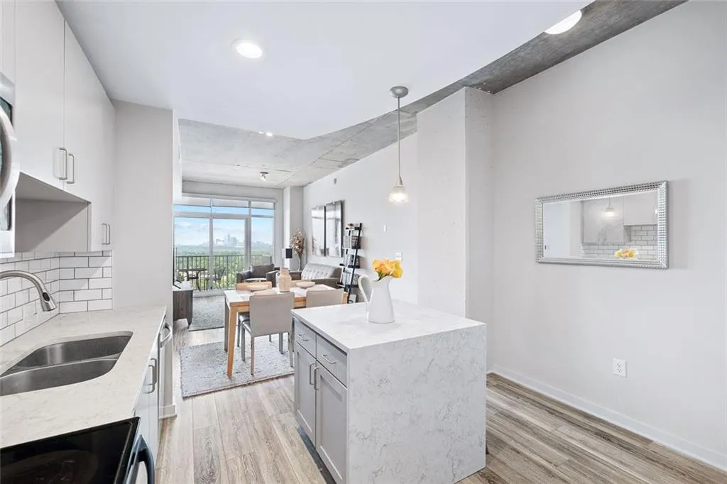250 Pharr Road Northeast Road Ne Unit 1216, Atlanta, Georgia 30305, 1 Bedroom Bedrooms, ,1 BathroomBathrooms,Residential,For Sale,250 Pharr Road Northeast Road Ne Unit 1216,7627871