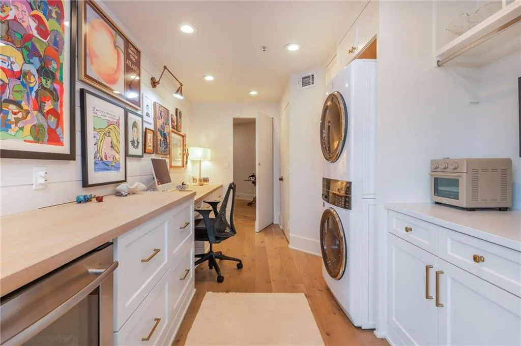 Scullery/office