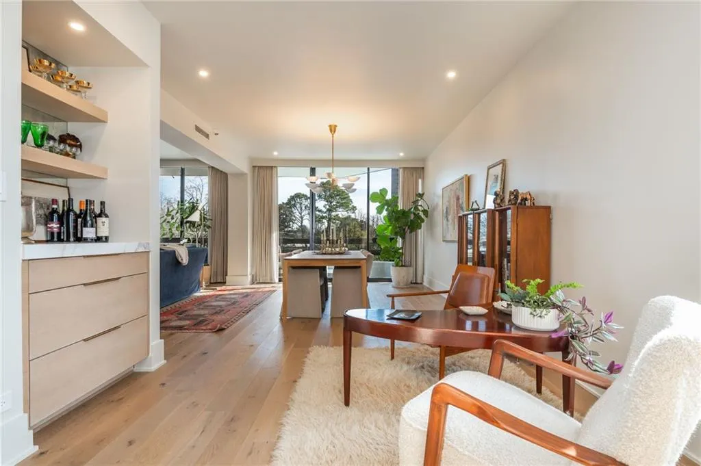 2660 Peachtree Road Nw Unit 6h, Atlanta, Georgia 30305, 2 Bedrooms Bedrooms, 0 ,2 BathroomsBathrooms,Residential,For Sale,2660 Peachtree Road Nw Unit 6h,7718585