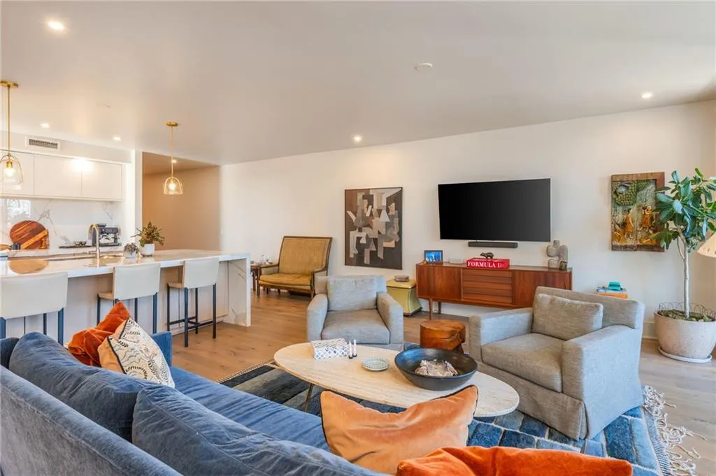 2660 Peachtree Road Nw Unit 6h, Atlanta, Georgia 30305, 2 Bedrooms Bedrooms, 0 ,2 BathroomsBathrooms,Residential,For Sale,2660 Peachtree Road Nw Unit 6h,7718585