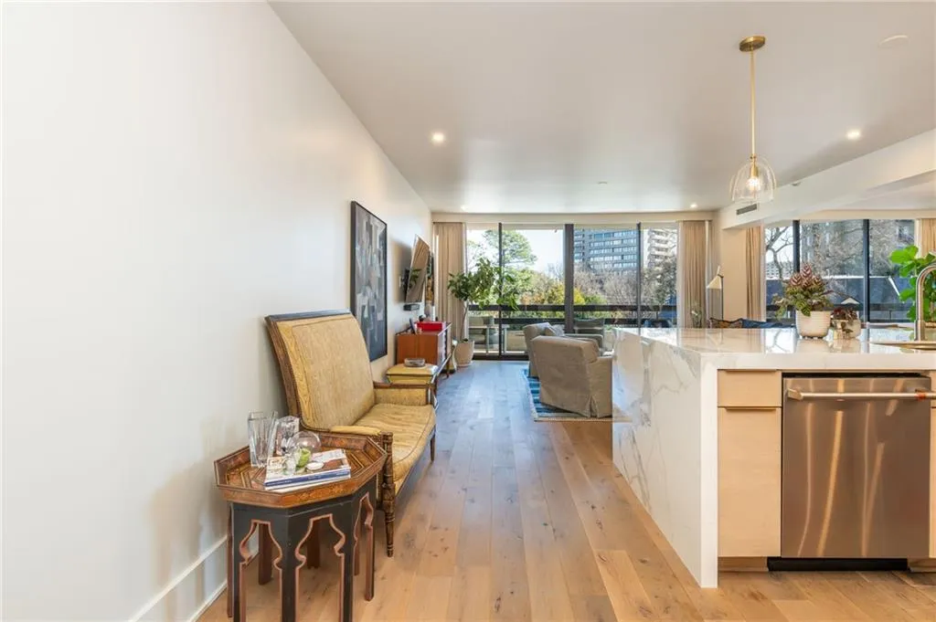 2660 Peachtree Road Nw Unit 6h, Atlanta, Georgia 30305, 2 Bedrooms Bedrooms, 0 ,2 BathroomsBathrooms,Residential,For Sale,2660 Peachtree Road Nw Unit 6h,7718585
