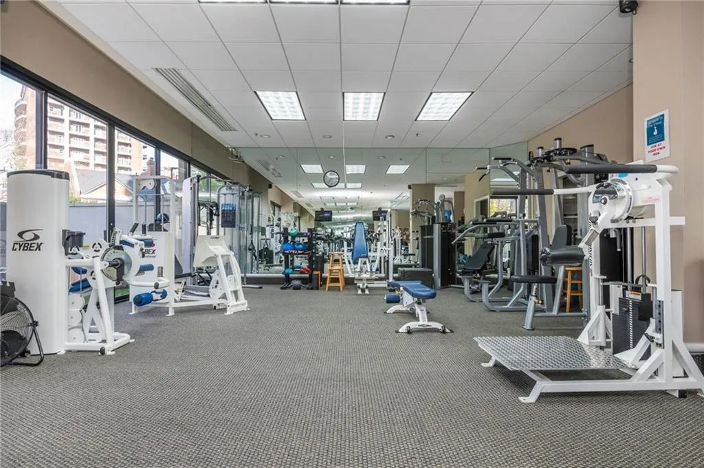 2660 Peachtree Road Nw Unit 6h, Atlanta, Georgia 30305, 2 Bedrooms Bedrooms, 0 ,2 BathroomsBathrooms,Residential,For Sale,2660 Peachtree Road Nw Unit 6h,7718585