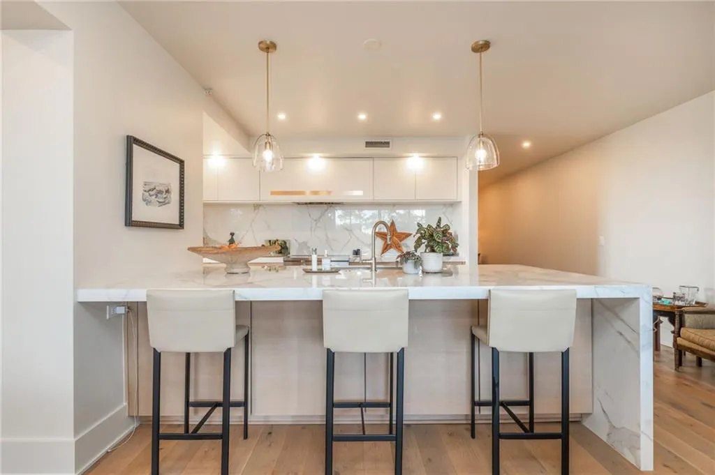 2660 Peachtree Road Nw Unit 6h, Atlanta, Georgia 30305, 2 Bedrooms Bedrooms, 0 ,2 BathroomsBathrooms,Residential,For Sale,2660 Peachtree Road Nw Unit 6h,7718585