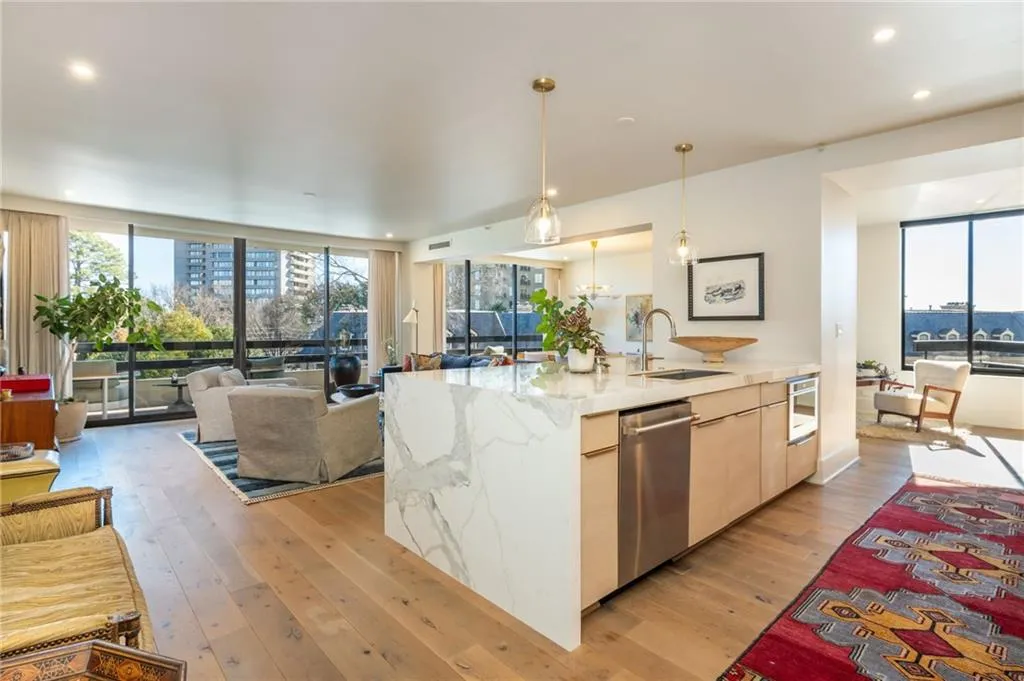 2660 Peachtree Road Nw Unit 6h, Atlanta, Georgia 30305, 2 Bedrooms Bedrooms, 0 ,2 BathroomsBathrooms,Residential,For Sale,2660 Peachtree Road Nw Unit 6h,7718585
