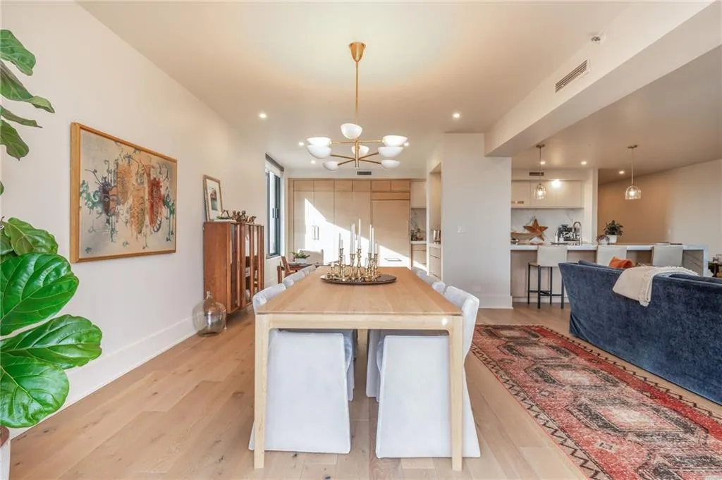 2660 Peachtree Road Nw Unit 6h, Atlanta, Georgia 30305, 2 Bedrooms Bedrooms, 0 ,2 BathroomsBathrooms,Residential,For Sale,2660 Peachtree Road Nw Unit 6h,7718585