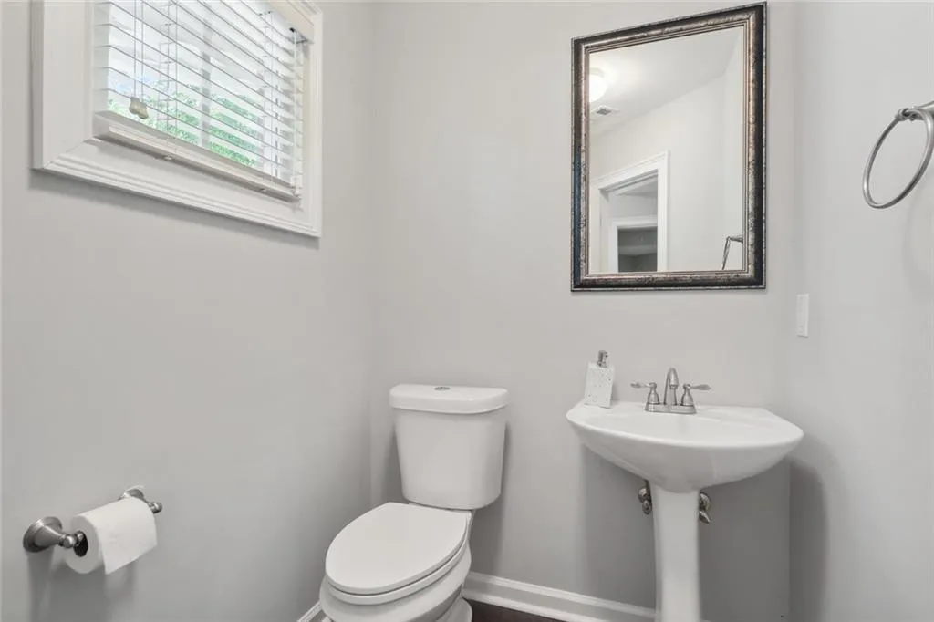 8590 Hope Mews Court, Sandy Springs, Georgia 30350, 3 Bedrooms Bedrooms, ,2 BathroomsBathrooms,Residential,Sold,8590 Hope Mews Court,7101625